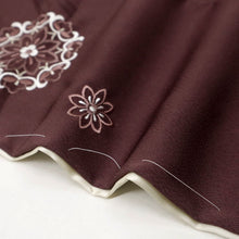 画像をギャラリービューアに読み込む, 【新品】仮絵羽 刺繍 付下げ 唐花宝相華模様 フォーマル 略礼装 無紋 ボルドー ワインレッド 和装きもの 袷正絹着物 SP2-9

