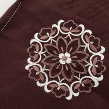 画像をギャラリービューアに読み込む, 【新品】仮絵羽 刺繍 付下げ 唐花宝相華模様 フォーマル 略礼装 無紋 ボルドー ワインレッド 和装きもの 袷正絹着物 SP2-9
