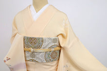 画像をギャラリービューアに読み込む, 【中古】単衣 付下げ シンプル 霞に吉祥文松竹梅秋草 肌色 正絹着物 カジュアル 身丈162.5cm 裄丈68cm ST9-10
