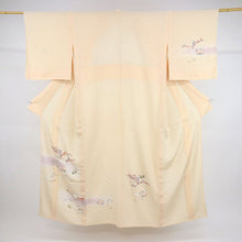 画像をギャラリービューアに読み込む, 【中古】単衣 付下げ シンプル 霞に吉祥文松竹梅秋草 肌色 正絹着物 カジュアル 身丈162.5cm 裄丈68cm ST9-10
