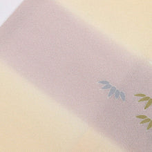 画像をギャラリービューアに読み込む, 【中古】単衣 付下げ シンプル 霞に吉祥文松竹梅秋草 肌色 正絹着物 カジュアル 身丈162.5cm 裄丈68cm ST9-10
