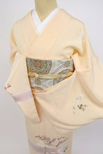 画像をギャラリービューアに読み込む, 【中古】単衣 付下げ シンプル 霞に吉祥文松竹梅秋草 肌色 正絹着物 カジュアル 身丈162.5cm 裄丈68cm ST9-10
