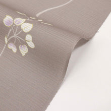 画像をギャラリービューアに読み込む, 夏着物 反物 『絽』高級ちりめん 小紋 花模様 紫鼠 正絹 カジュアル お仕立て可 反24-207
