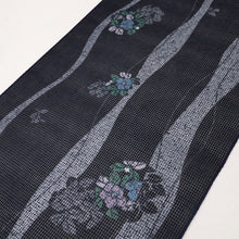 画像をギャラリービューアに読み込む, 反物 希少【絹紅梅】夏着物 小紋 ゆるやか流線花の丸文 カジュアル 黒紫色 反巾36.5cm きもの 和装 反24-76
