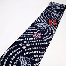 画像をギャラリービューアに読み込む, 手しぼり 浴衣反物 曲線に扇子彩りの花 濃紺 木綿 反巾36cm カジュアル お仕立可 夏着物 反25-147
