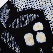 画像をギャラリービューアに読み込む, 手しぼり 浴衣反物 鮮やか花模様 濃紺 木綿 反巾35cm 長さ11.4m カジュアル お仕立可 夏着物 反25-173
