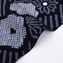 画像をギャラリービューアに読み込む, 手しぼり 浴衣反物 花々ライン 木綿 紺 木綿 反巾36cm 長さ12m カジュアル お仕立可 夏着物 反25-174
