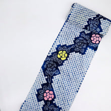 画像をギャラリービューアに読み込む, 手しぼり 浴衣反物 薔薇の花模様 青ブルー 木綿 反巾36cm カジュアル お仕立可 夏着物 反25-176
