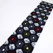 画像をギャラリービューアに読み込む, 手しぼり 浴衣反物 亀甲繋ぎ花模様 濃紺 木綿 反巾36cm カジュアル お仕立可 夏着物 反25-178
