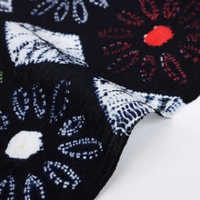 画像をギャラリービューアに読み込む, 手しぼり 浴衣反物 亀甲繋ぎ花模様 濃紺 木綿 反巾36cm カジュアル お仕立可 夏着物 反25-178
