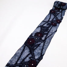 画像をギャラリービューアに読み込む, 手しぼり 浴衣反物 曲線と撫子 濃紺 カジュアル 木綿 夏着物 お仕立て可 和装 絞り きもの 反25-87
