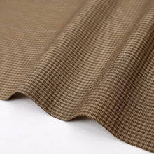 画像をギャラリービューアに読み込む, 【中古】単衣『本場縞大島』紬 みじん格子縞模様 濃淡茶 証紙有 カジュアル 作家落款有 身丈162cm 裄丈68cm 正絹着物 TC6-4
