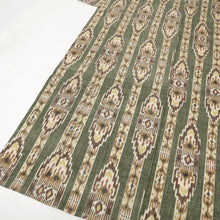 画像をギャラリービューアに読み込む, 【中古】単衣 本場結城紬【奥庄】謹製 民族柄縞 グリーン ふだん着物洗替えに♪ カジュアル 身丈160.5cm 裄丈69cm 正絹 TG12-8
