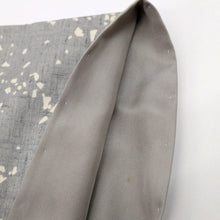 画像をギャラリービューアに読み込む, 【中古】特選 紬 訪問着 霰に雪華の舞い模様 カジュアル グレー 身丈161cm 裄丈63cm 袷正絹着物 TH11-4
