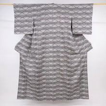 画像をギャラリービューアに読み込む, 【中古】長尺 単衣 紬 横段に菱と松川菱 グレー紅消鼠色 カジュアル 身丈170.5cm 裄丈63.5cm 単衣着物 TH6-2
