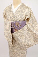 画像をギャラリービューアに読み込む, 【中古】長尺『大島紬』本場奄美 南国の花模様絣織り 白地 カジュアル 白黄緑青紫 身丈163.5cm 裄丈67.5cm 袷正絹着物 TY11-7
