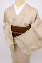 画像をギャラリービューアに読み込む, 【中古】特選 単衣 紬 太縞に小さなかすれ模様 カジュアル ピンクベージュ 身丈159cm 裄丈63cm 正絹着物 TY5-7
