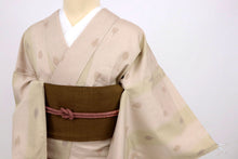 画像をギャラリービューアに読み込む, 【中古】特選 単衣 紬 太縞に小さなかすれ模様 カジュアル ピンクベージュ 身丈159cm 裄丈63cm 正絹着物 TY5-7
