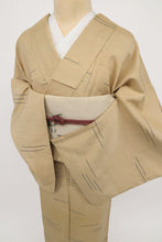 画像をギャラリービューアに読み込む, 【中古】単衣 希少『ざざんざ織り』紬 横段霞 淡いベージュ カジュアル 身丈160cm 裄丈67cm 正絹 TY7-10
