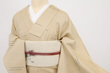 画像をギャラリービューアに読み込む, 【中古】単衣 希少『ざざんざ織り』紬 横段霞 淡いベージュ カジュアル 身丈160cm 裄丈67cm 正絹 TY7-10
