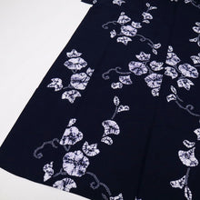画像をギャラリービューアに読み込む, 【新品】しぼり 浴衣 長尺 あさがおの花模様 カジュアル 濃紺 身丈165.5cm 裄丈70.5cm 木綿着物 UA8-14

