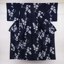 画像をギャラリービューアに読み込む, 【新品】しぼり 浴衣 長尺 あさがおの花模様 カジュアル 濃紺 身丈165.5cm 裄丈70.5cm 木綿着物 UA8-14
