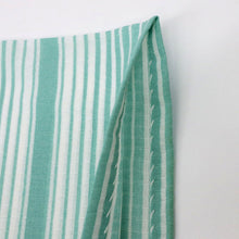画像をギャラリービューアに読み込む, 【中古】洗える夏着物 紅梅小紋 爽やか縞模様 カジュアル グリーン×白 身丈161.5cm 裄丈66.5cm 化繊着物 UG5-40
