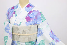 画像をギャラリービューアに読み込む, 【新品】洗える 浴衣 長尺 あじさいの花模様 白 化繊 ポリエステル 身丈170.5cm 裄丈67.5cm 化繊着物 US5-4
