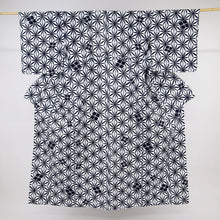 画像をギャラリービューアに読み込む, 【中古】注染 浴衣 変り麻の葉に大小花菱模様 白×濃紺 カジュアル 木綿 身丈157.5cm 裄丈67.5cm 着物 US8-11
