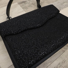 画像をギャラリービューアに読み込む, 【中古】印傳屋 和装バッグ 黒鹿革×黒漆 変わり菊唐草 冠婚葬祭 着物に合わせ z4-36
